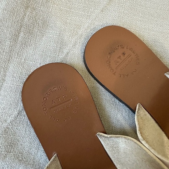 ATP Atelier Astrid Toe-Ring Sandals in White Leather - Picture 9 of 11